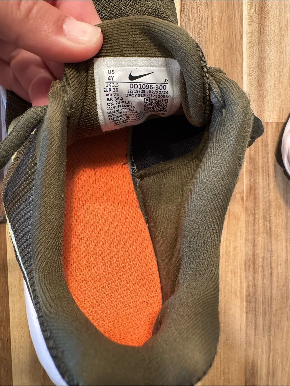 Nike Kids Olive Green Sneakers with Pale Lime Swoosh- size 4Y - Picture 3 of 5